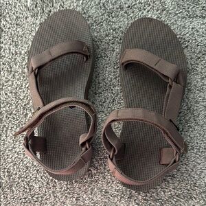 Teva classic brown sandal - slight platform